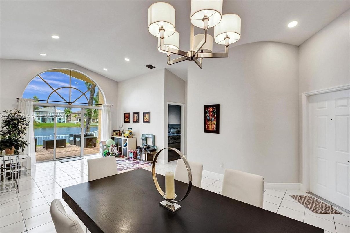 Chandelier, Dining room, Interior, Recessed Lighting, Water