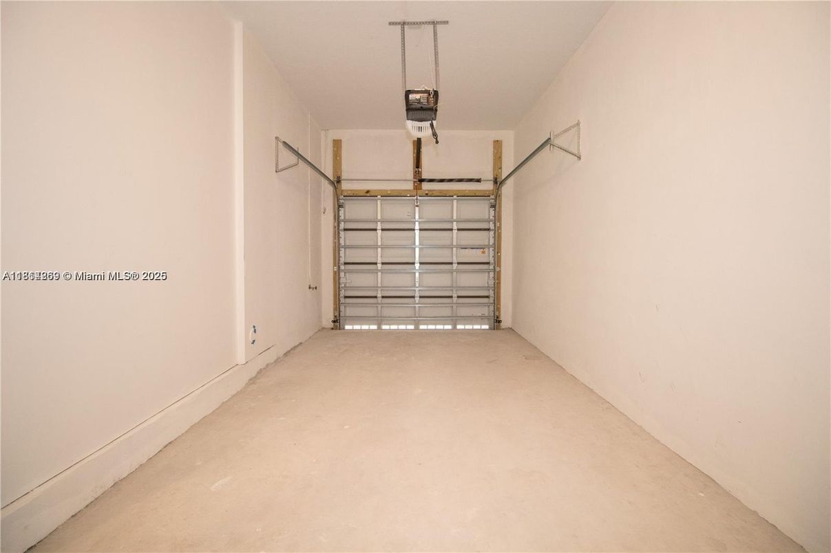 Garage, Interior