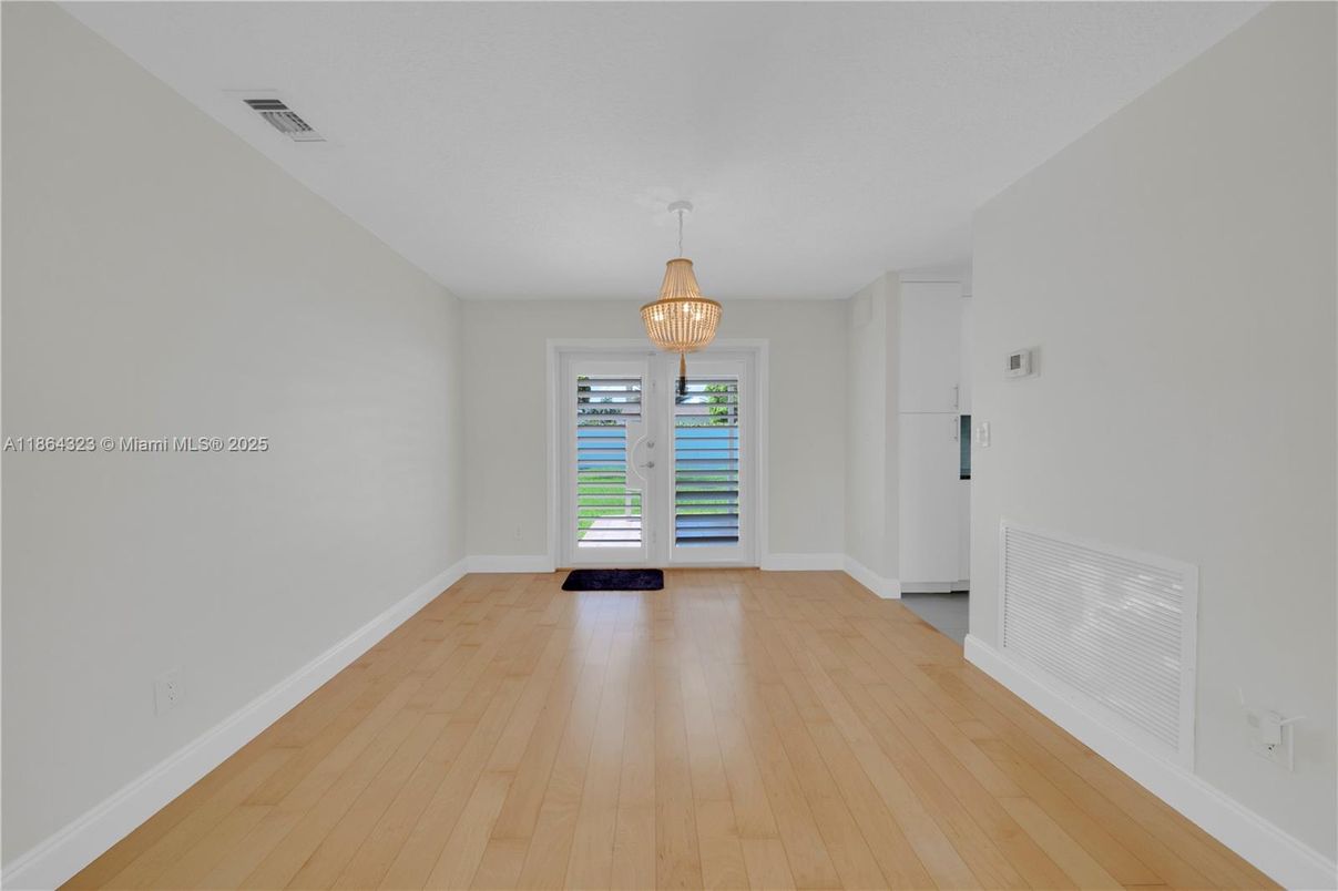 Chandelier, Empty room, Interior, Wood Texture Flooring
