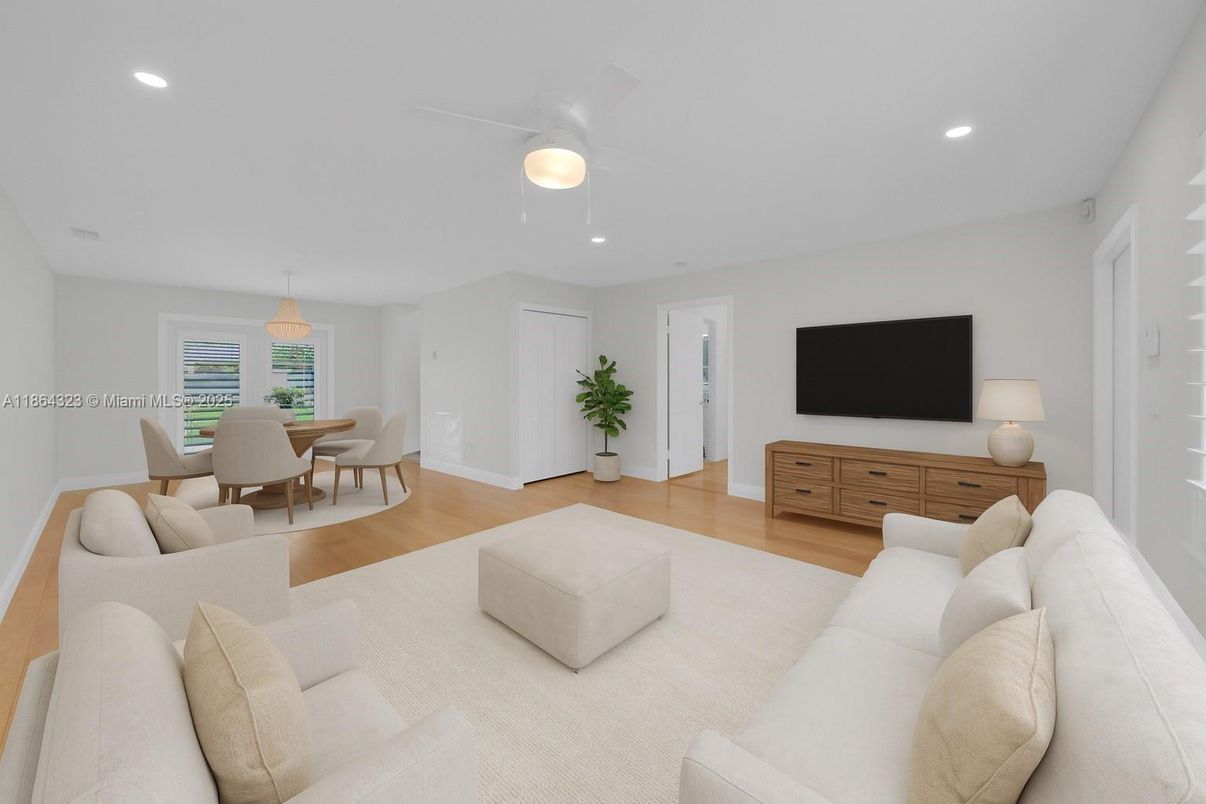 Chandelier, Dining room, Interior, Living room, Recessed Lighting, Wood Texture Flooring