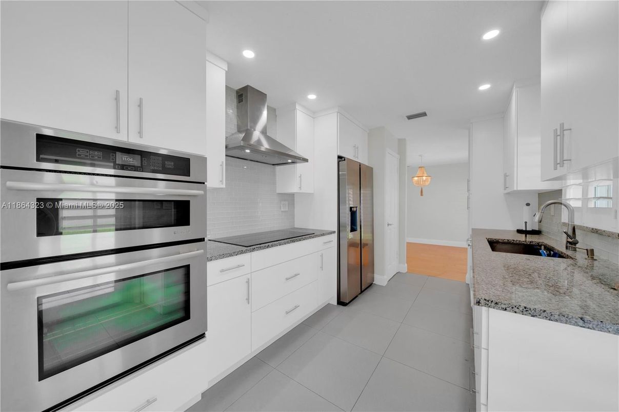 Interior, Kitchen, Pendant Lights, Recessed Lighting, Stainless Steel Appliances