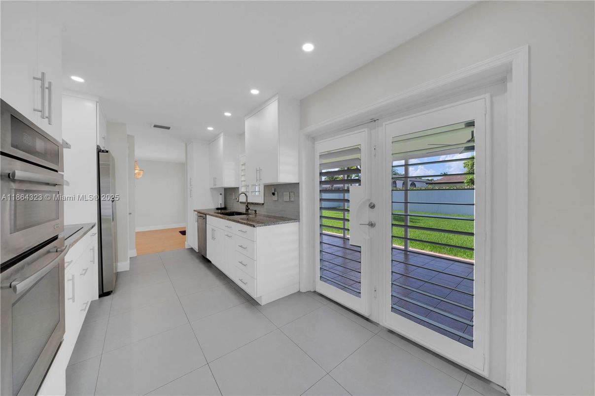 Interior, Kitchen, Recessed Lighting