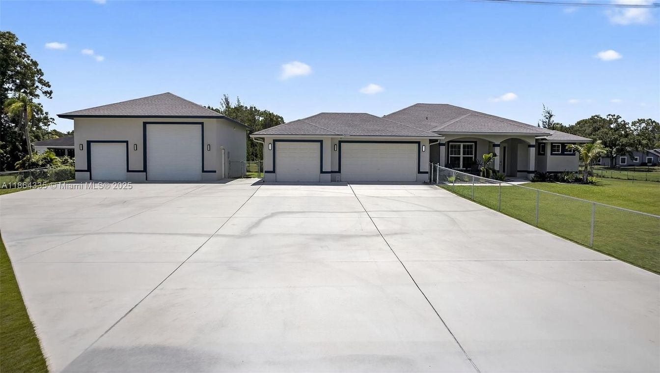 Backyard, Detached Garage, Exterior