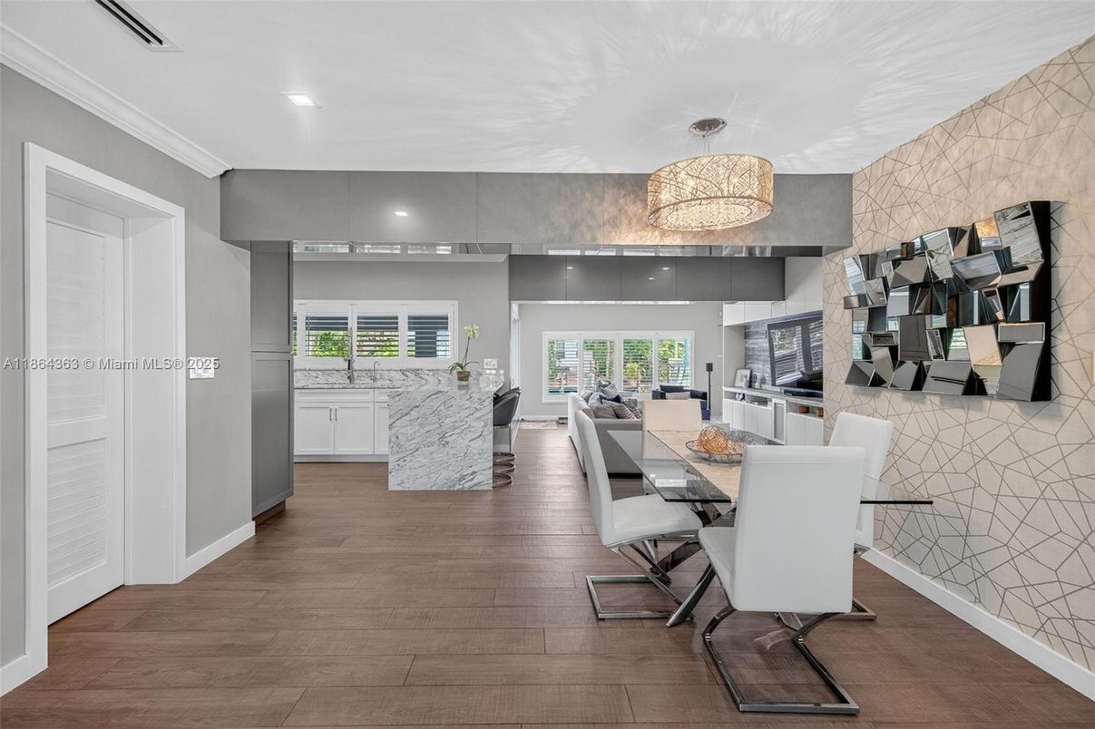 Chandelier, Dining room, Interior, Kitchen, Living room, Recessed Lighting, Wood Texture Flooring
