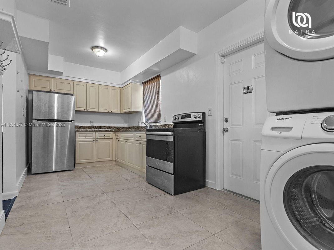 Interior, Kitchen, Stainless Steel Appliances, Washer