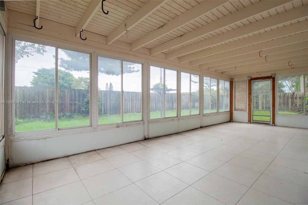 Empty room, Interior, Sun Room