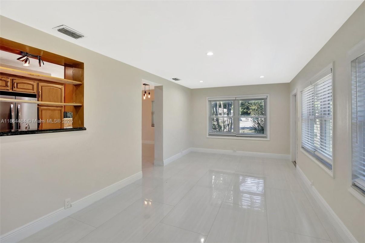 Empty room, Interior, Kitchen, Recessed Lighting