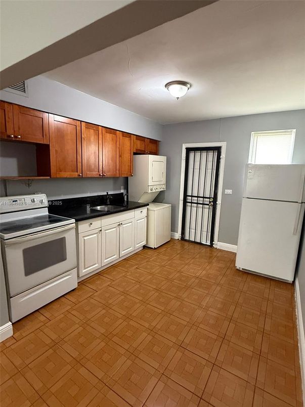 Interior, Kitchen, Washer