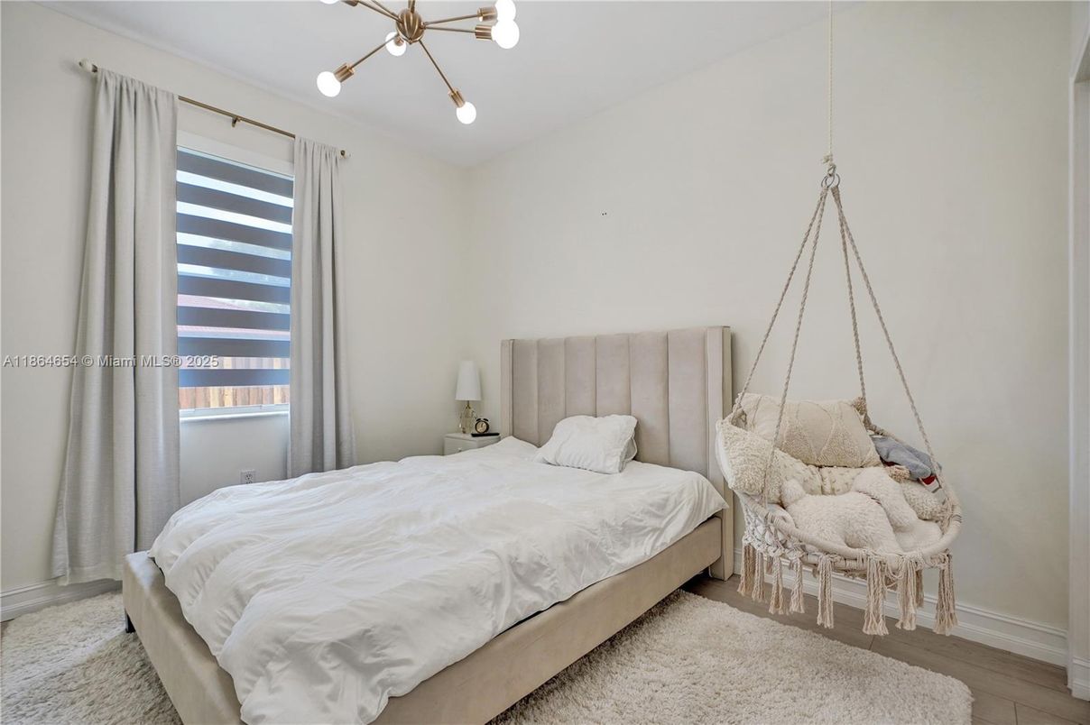 Bedroom, Interior, Pendant Lights