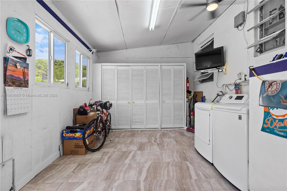 Interior, Washer
