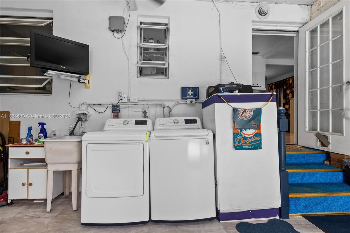 Interior, Washer