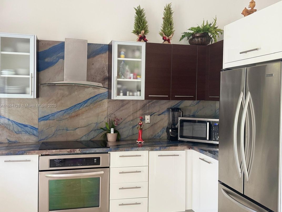Interior, Kitchen, Stainless Steel Appliances