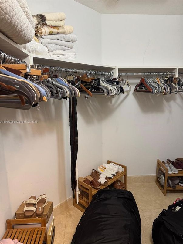Interior, Walk-in Closets