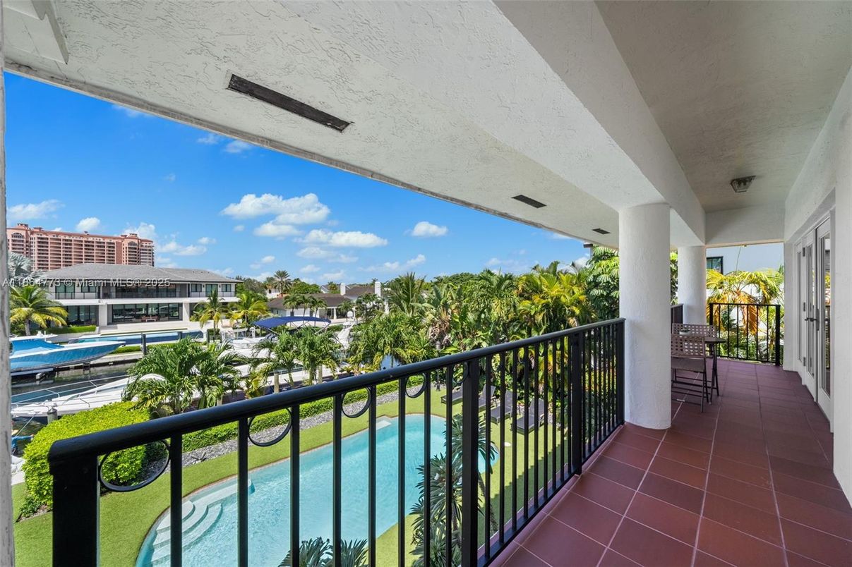 Exterior, Pool, Other