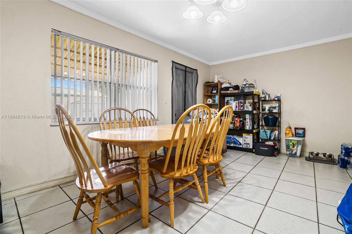 Dining room, Interior