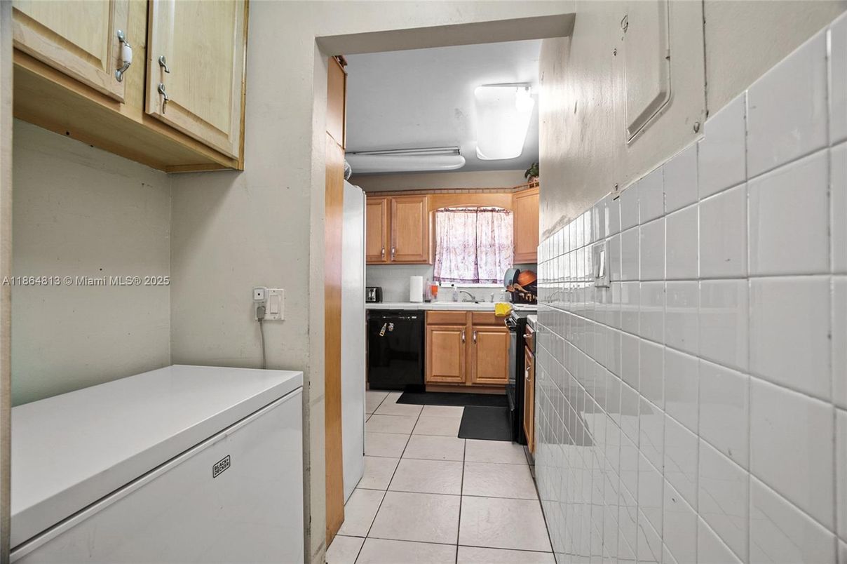 Interior, Washer