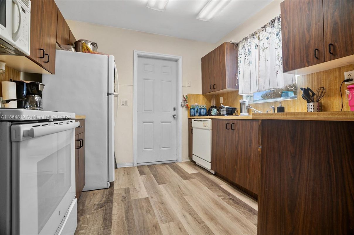 Interior, Kitchen, Wood Texture Flooring