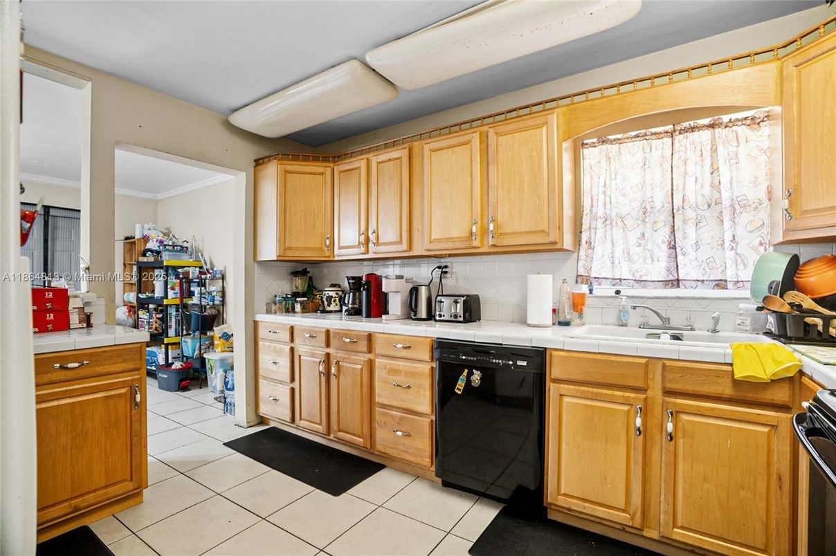 Interior, Kitchen, Tile Countertops