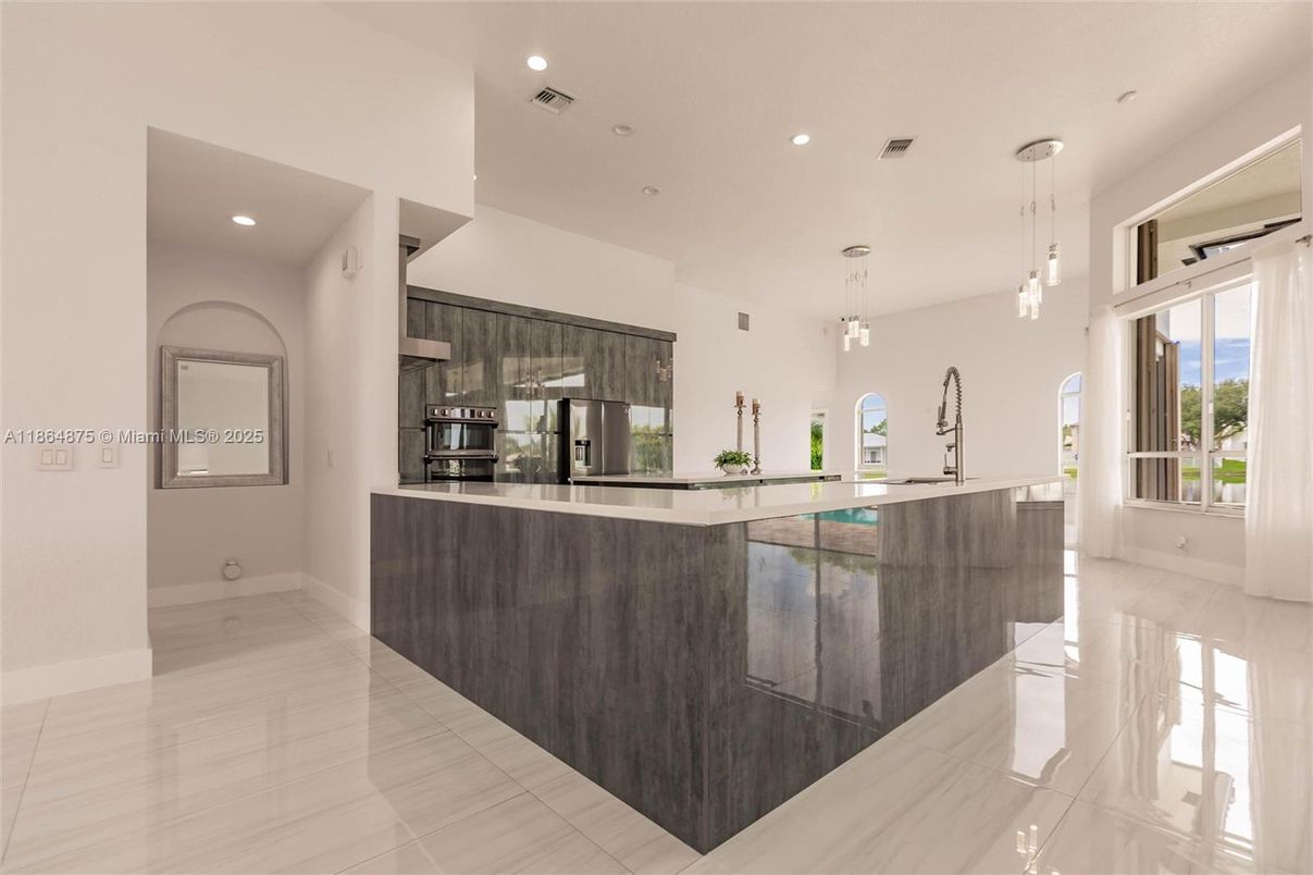 Interior, Kitchen, Pendant Lights, Recessed Lighting, Stainless Steel Appliances