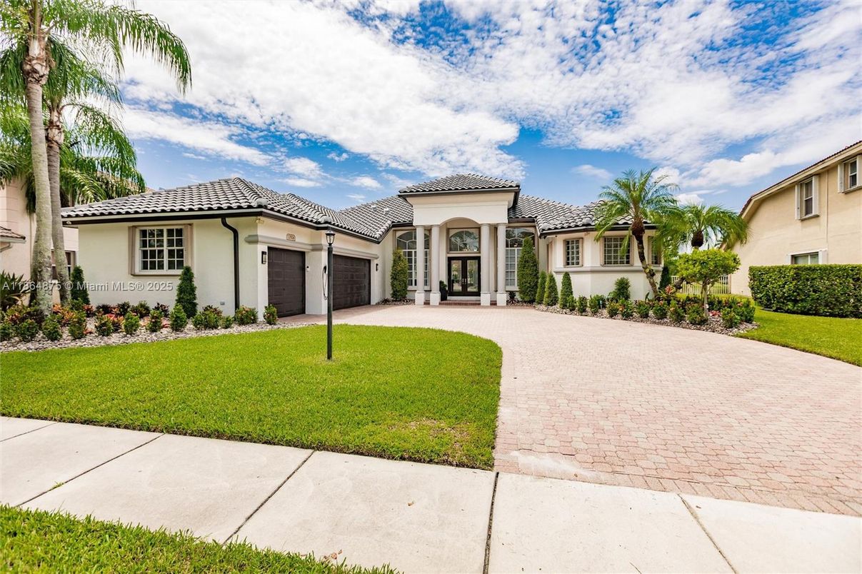 Attached, Backyard, Exterior, Facade, Mediterranean