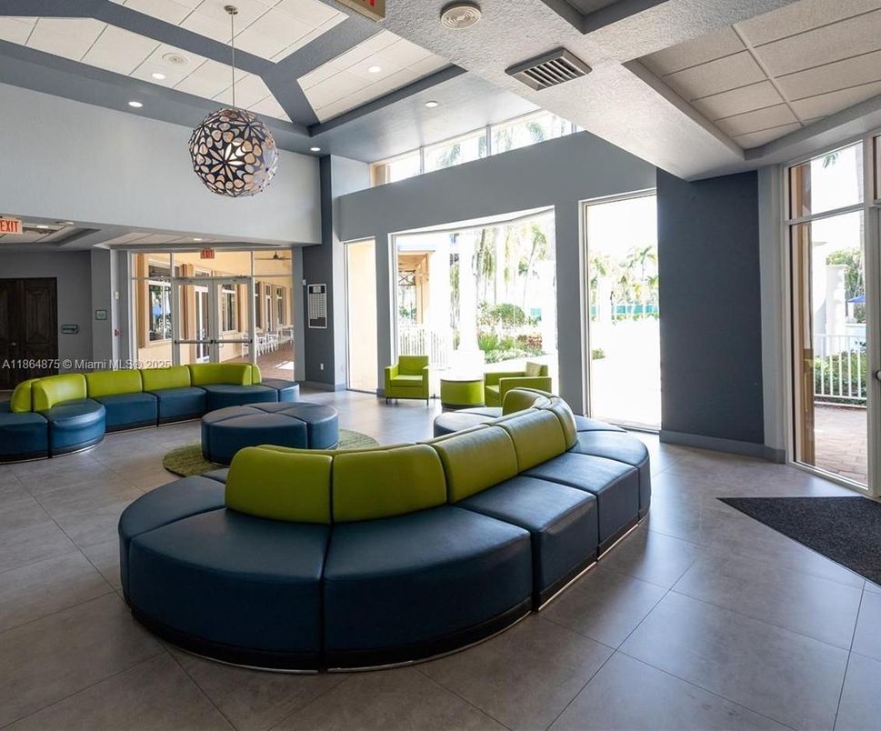 Interior, Living room, Pendant Lights, Recessed Lighting