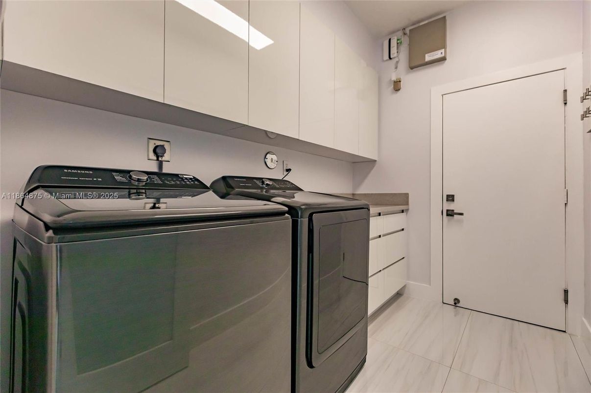 Interior, Washer
