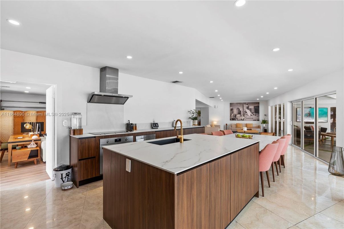 Dining room, Interior, Kitchen, Recessed Lighting, Stainless Steel Appliances