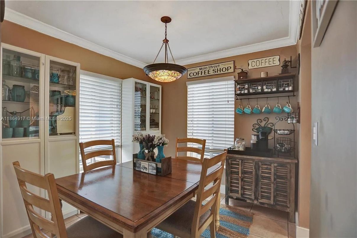 Dining room, Interior, Pendant Lights