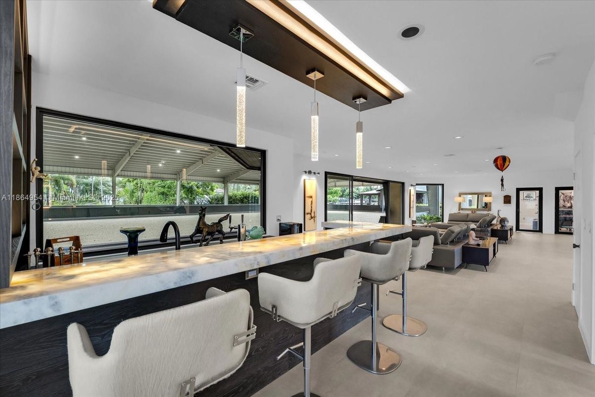 Interior, Living room, Pendant Lights, Recessed Lighting