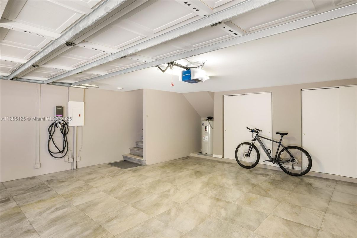 Garage, Interior