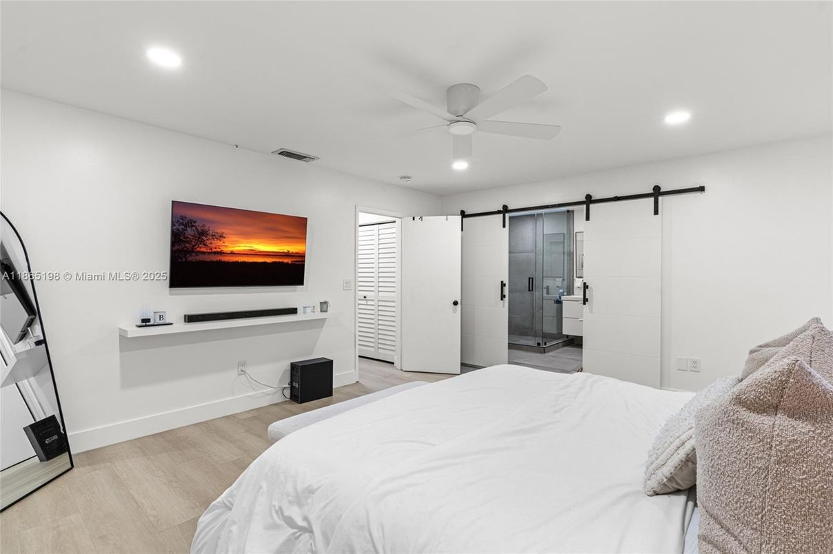 Bedroom, Interior, Recessed Lighting, Wood Texture Flooring