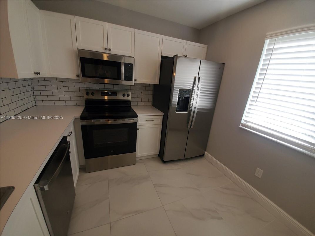 Interior, Kitchen, Marble, Stainless Steel Appliances