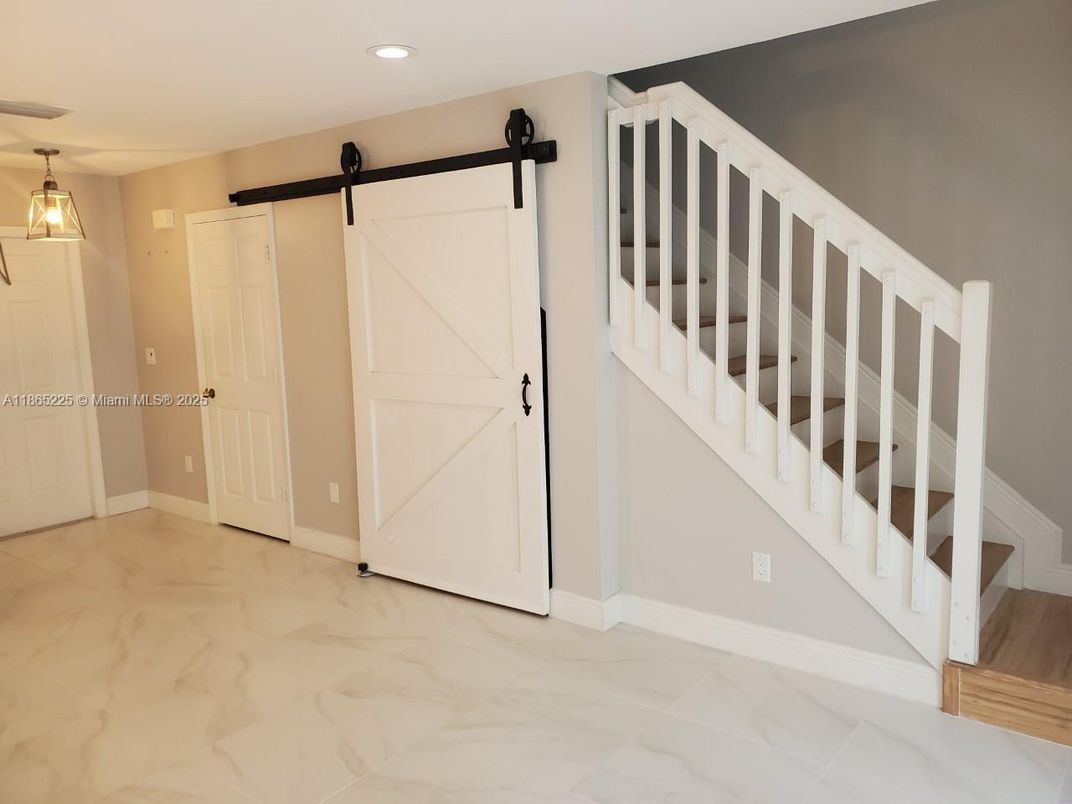 Empty room, Interior, Marble, Pendant Lights, Recessed Lighting