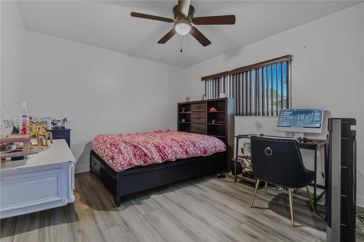 Bedroom, Home Office, Interior, Wood Texture Flooring