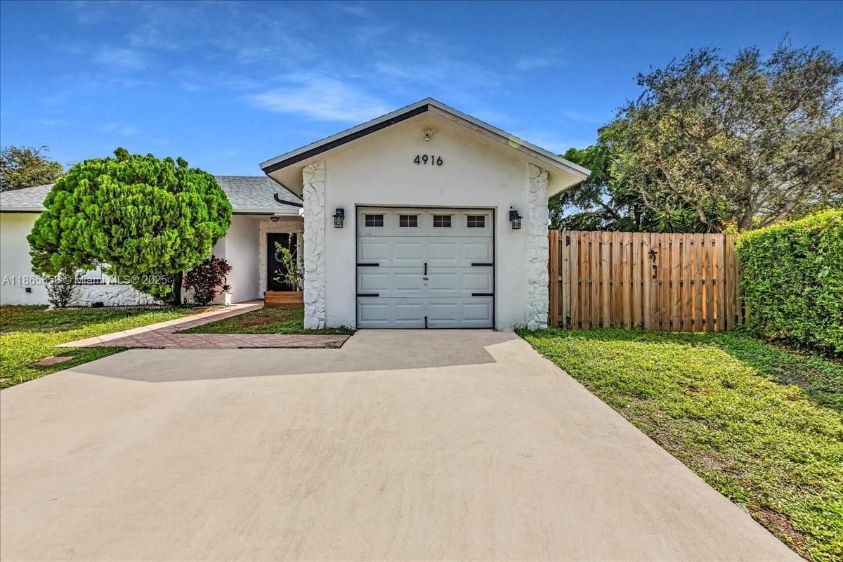 Backyard, Detached Garage, Exterior