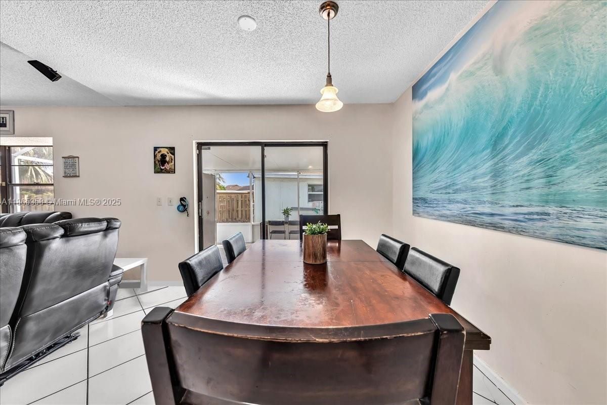 Dining room, Interior, Pendant Lights