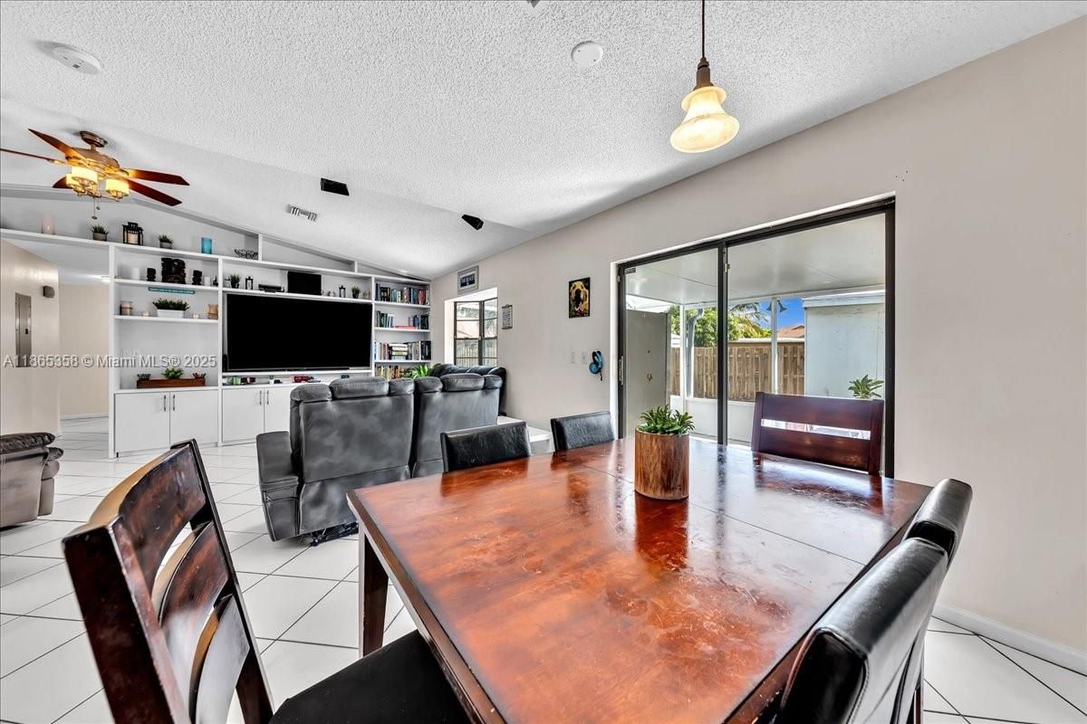 Dining room, Interior, Living room, Pendant Lights