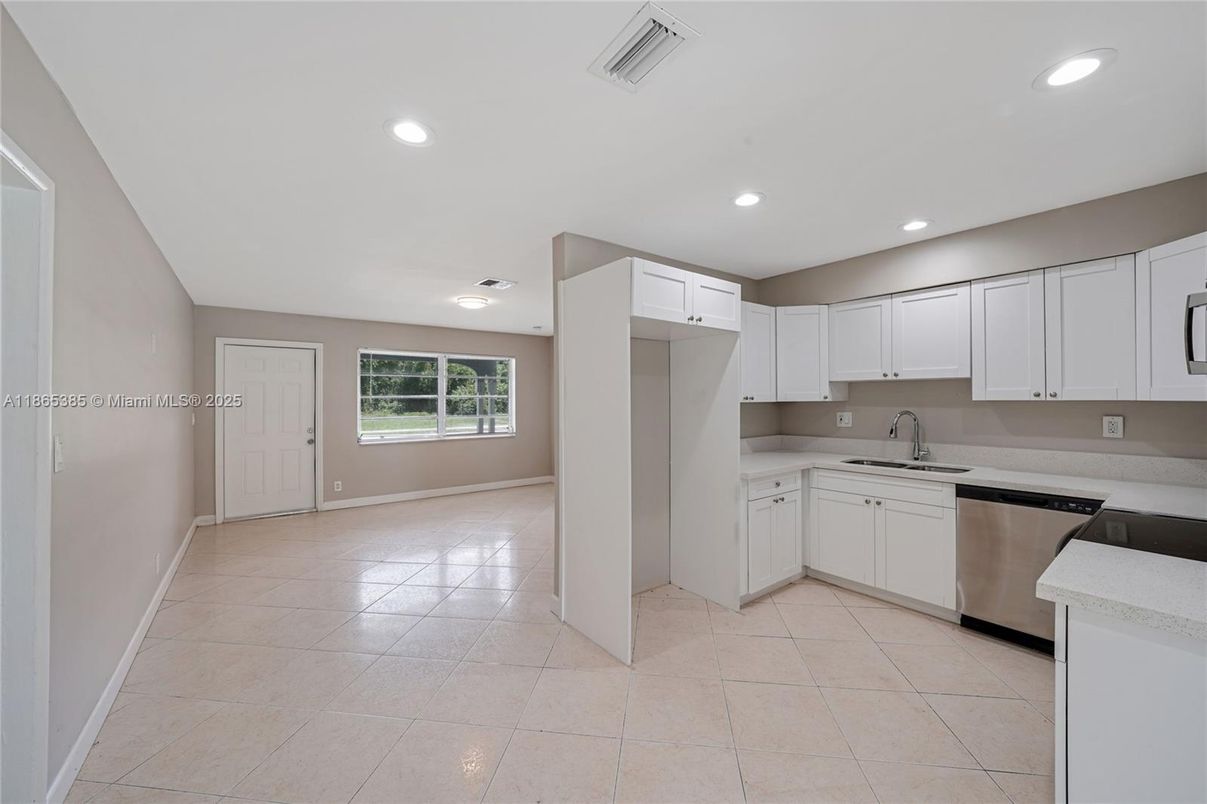 Interior, Kitchen, Recessed Lighting