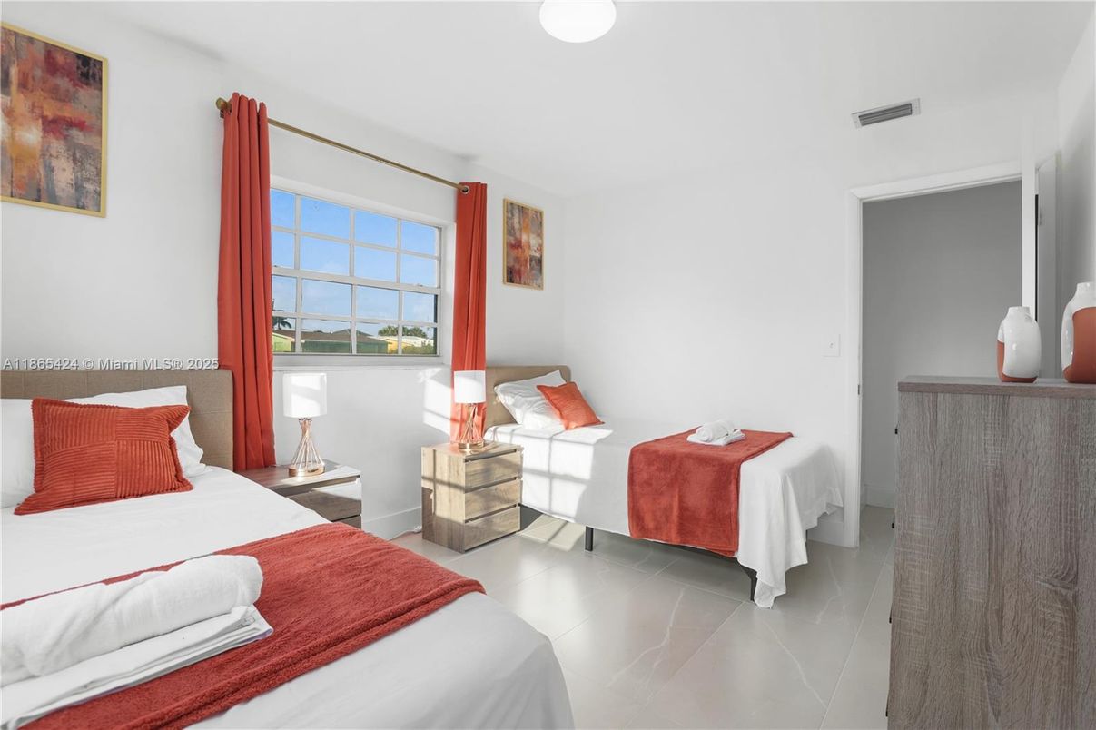 Bedroom, Interior, Water