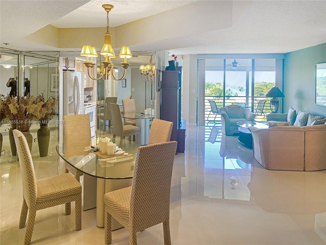 Chandelier, Dining room, Interior, Living room