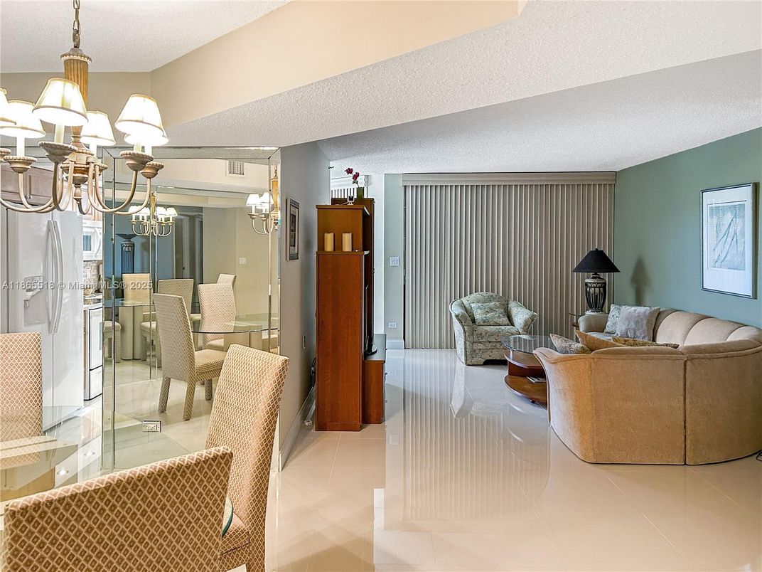 Chandelier, Dining room, Interior, Living room