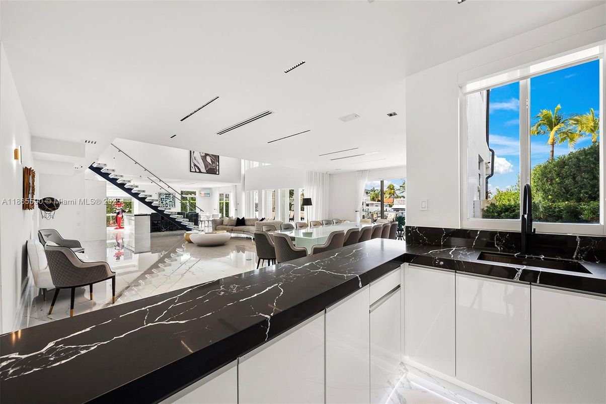 Dining room, Interior, Kitchen, Recessed Lighting