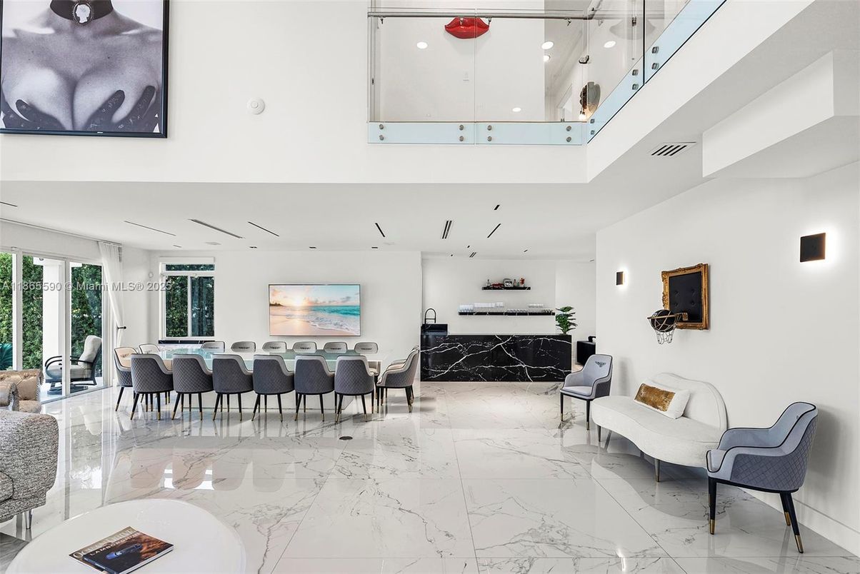 Dining room, Interior, Marble, Recessed Lighting