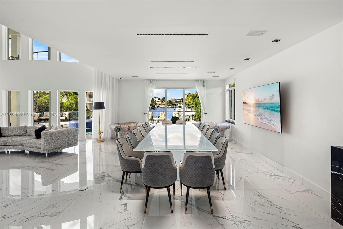 Dining room, Interior, Living room, Marble, Recessed Lighting, Water