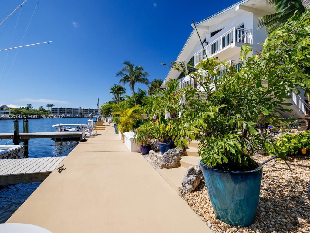 Exterior, Water
