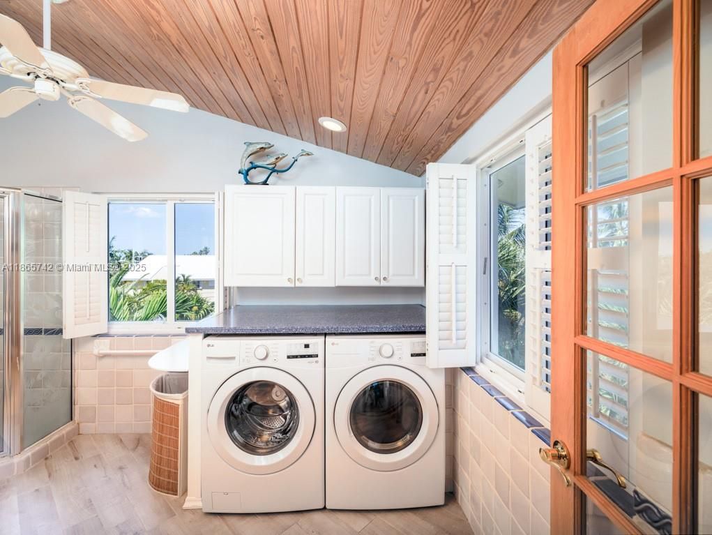 Interior, Recessed Lighting, Washer, Wooden Ceilings, Wood Texture Flooring