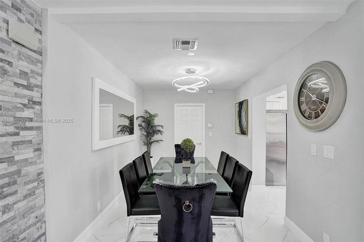 Dining room, Interior, Marble, Pendant Lights