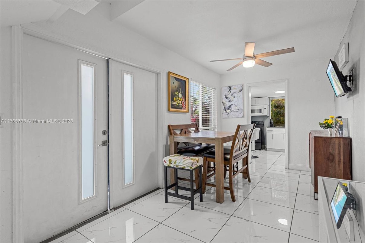 Dining room, Interior, Marble