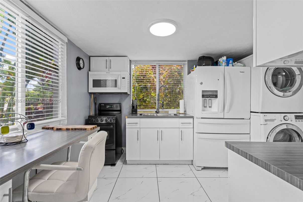 Interior, Marble, Utility Closets, Washer