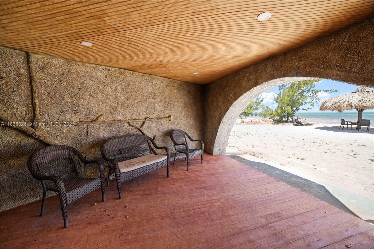 Exterior, Recessed Lighting, Water